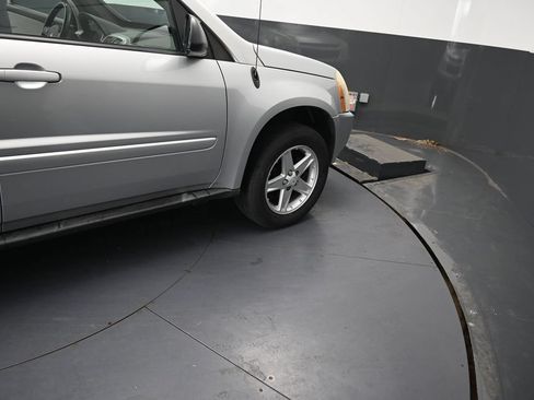 Used 2005 Chevrolet Equinox LT w/ Preferred Equipment Group AWD/4WD image 21