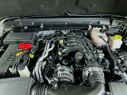 Certified 2024 Jeep Gladiator Sport image 41