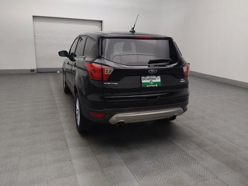 Used 2019 Ford Escape SE image 5