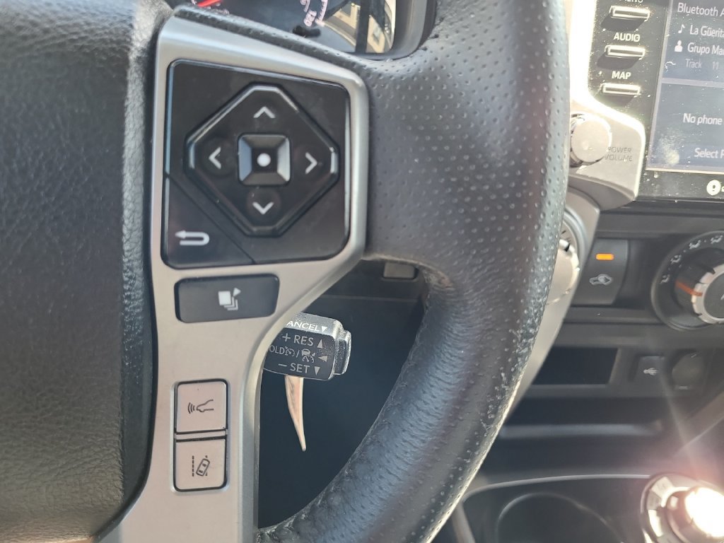 Used 2020 Toyota 4Runner SR5 AWD/4WD image 26