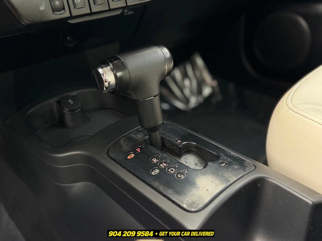 Used 2010 Volkswagen Beetle Coupe FWD image 18