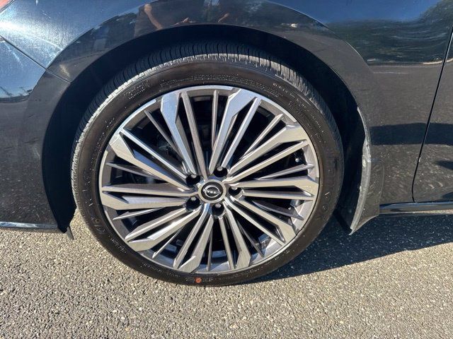 Used 2024 Nissan Altima 2.5 SL FWD image 11
