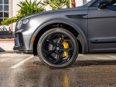 Used 2025 Bentley Bentayga S Black Edition image 6