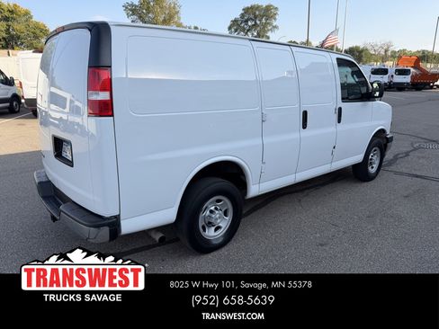 Used 2021 Chevrolet Express 2500 w/ Driver Convenience Package image 5