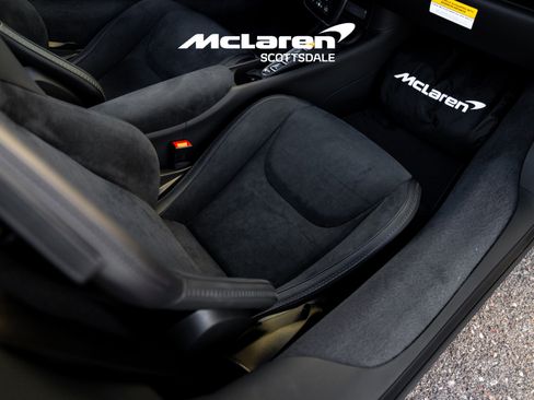 Used 2025 McLaren Artura Spider image 33