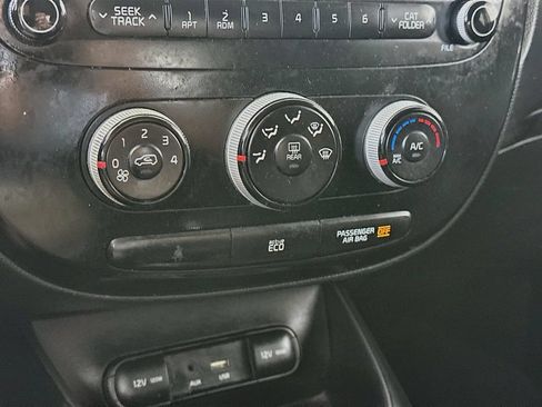 Used 2016 Kia Soul FWD image 18