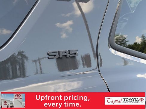 Used 2025 Toyota 4Runner SR5 AWD/4WD image 8