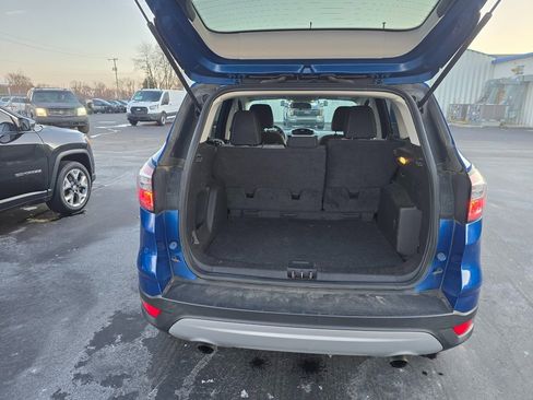 Used 2017 Ford Escape SE image 6