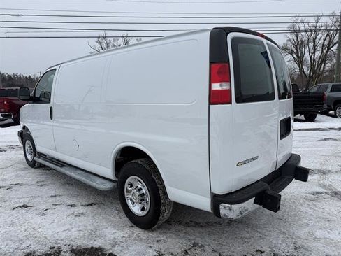 Used 2024 Chevrolet Express 2500 w/ Driver Convenience Package image 4