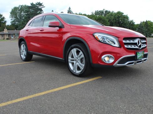 Used 2020 Mercedes-Benz GLA 250 4MATIC image 3