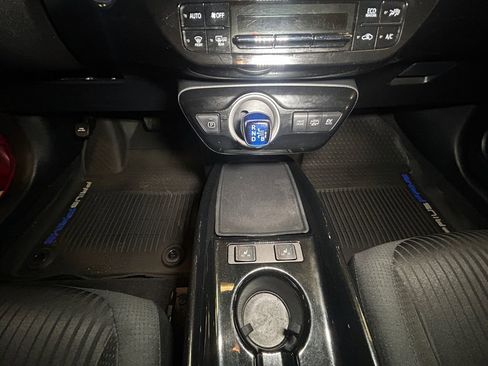 Used 2021 Toyota Prius Prime LE image 11