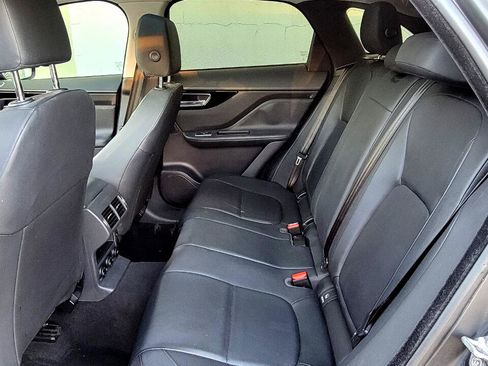 Used 2018 Jaguar F-PACE Premium image 22