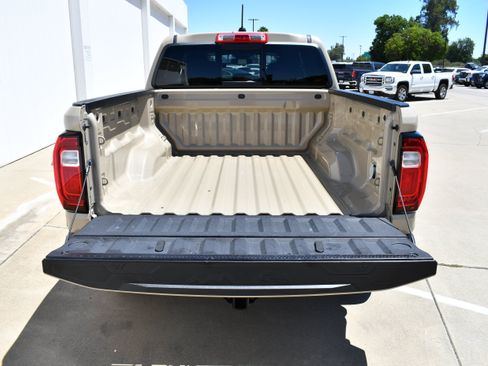 Used 2024 GMC Canyon Elevation w/ Convenience Package RWD image 8