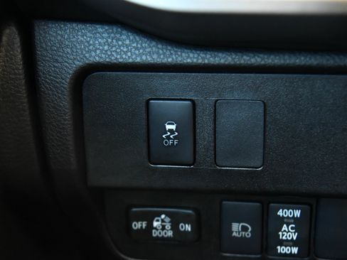 Used 2023 Toyota Tacoma TRD Off-Road w/ Black Out Package (TMS) AWD/4WD image 31