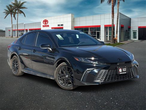 New 2026 Toyota Camry SE image 1