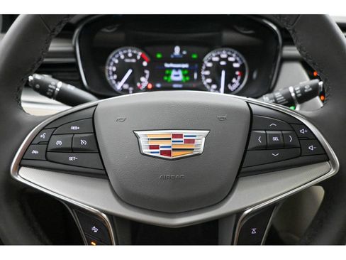 Certified 2025 Cadillac XT5 Premium Luxury image 21