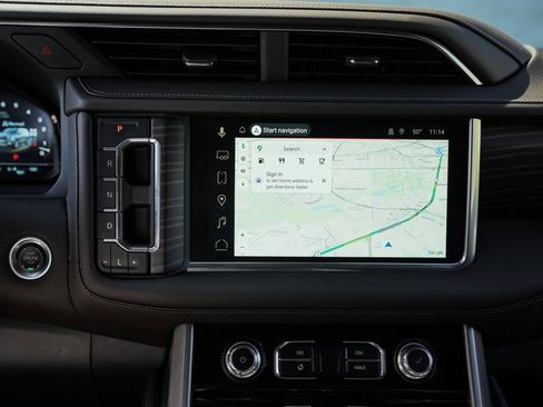 Used 2024 GMC Yukon Denali w/ Advanced Technology Package AWD/4WD image 32