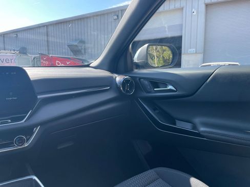 Used 2025 Chevrolet Equinox LT image 34