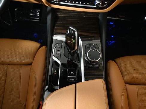 Certified 2023 BMW 530i xDrive w/ Premium Package image 25