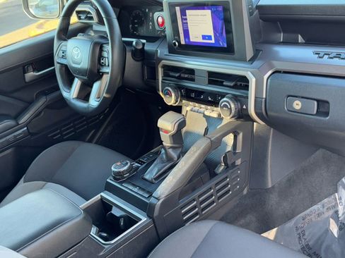 Used 2024 Toyota Tacoma TRD Off-Road image 8