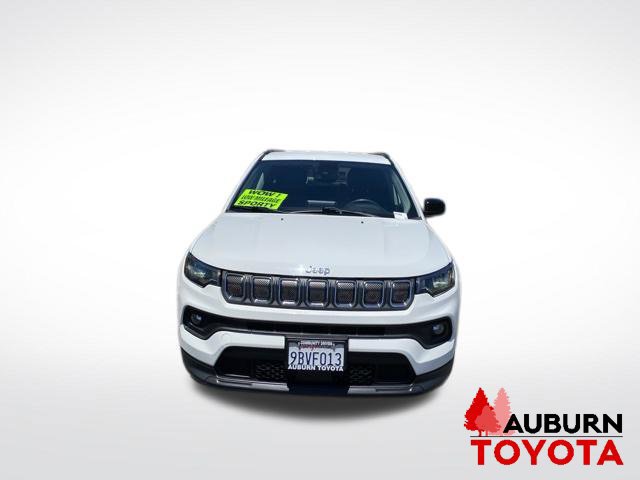 Used 2022 Jeep Compass Latitude FWD image 2
