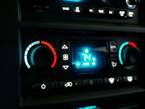 Used 2005 HUMMER H2 w/ Preferred Equipment Group image 21