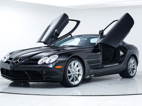 Used 2006 Mercedes-Benz SLR image 2