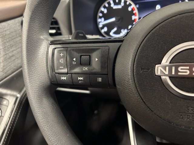 Used 2023 Nissan Rogue SV AWD/4WD image 25