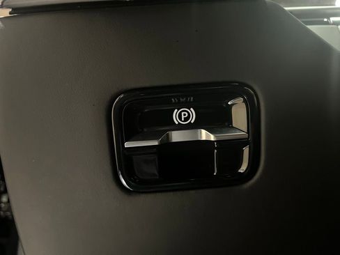 Used 2022 Mercedes-Benz Maybach S 580 Maybach S 580 w/ Manufaktur Leather Package image 12