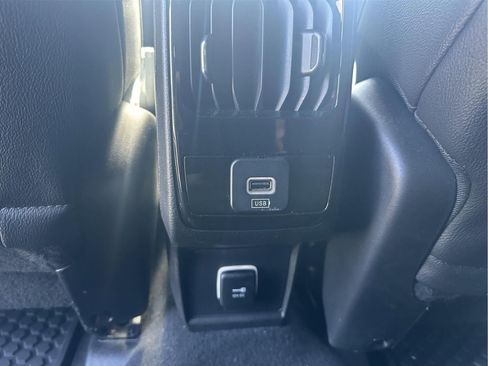 Used 2025 Jeep Compass Trailhawk image 38