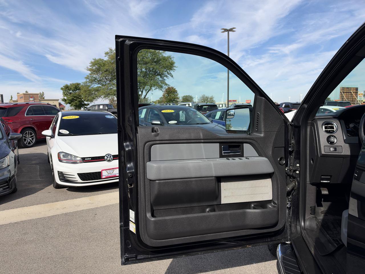 Used 2014 Ford F150 XLT w/ Equipment Group 302A Luxury AWD/4WD image 11