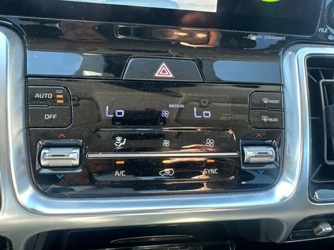 Used 2022 Kia Sorento SX AWD/4WD image 27