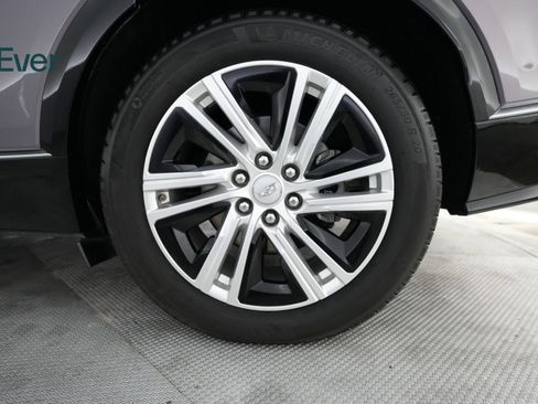 Used 2024 Cadillac Lyriq Tech AWD/4WD image 8