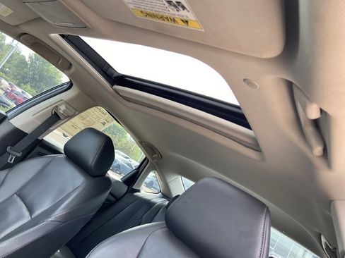Used 2023 Honda Accord Touring image 29