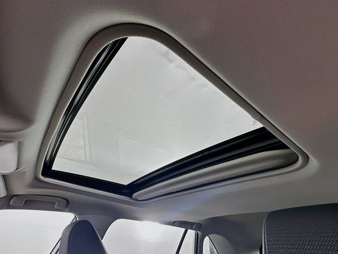 Used 2025 Toyota RAV4 XLE w/ Convenience Package image 25