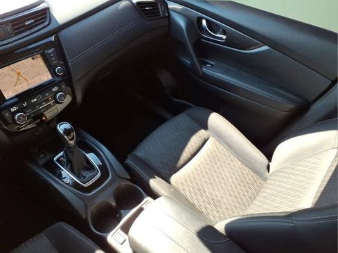 Used 2019 Nissan Rogue SV w/ Premium Package AWD/4WD image 15