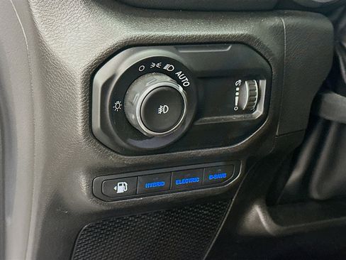 Used 2023 Jeep Wrangler Sahara image 17