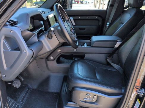 Used 2024 Land Rover Defender 130 X-Dynamic SE image 19