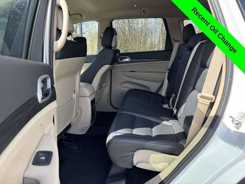 Used 2022 Jeep Grand Cherokee Laredo E w/ Security & Convenience Group image 24