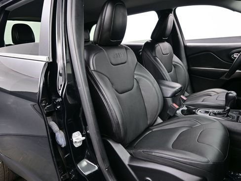 Used 2021 Jeep Cherokee Latitude Lux w/ Comfort/Convenience Group AWD/4WD image 13