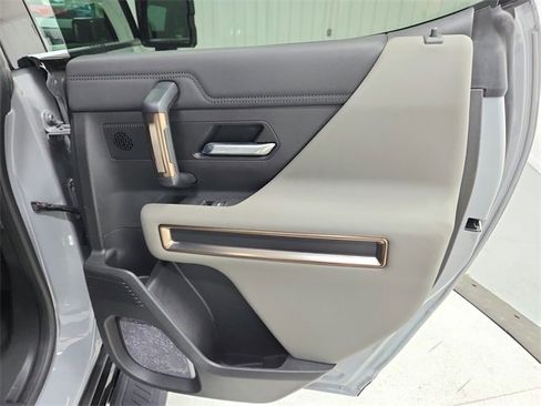 Used 2025 GMC Hummer EV 3X image 44