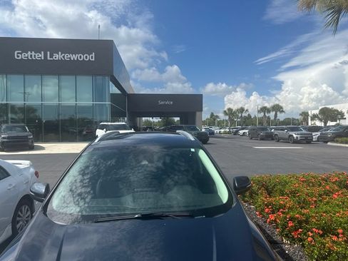 Used 2022 Ford Edge Titanium AWD/4WD image 5