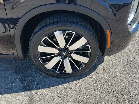 Used 2025 Mitsubishi Outlander SE AWD/4WD image 11