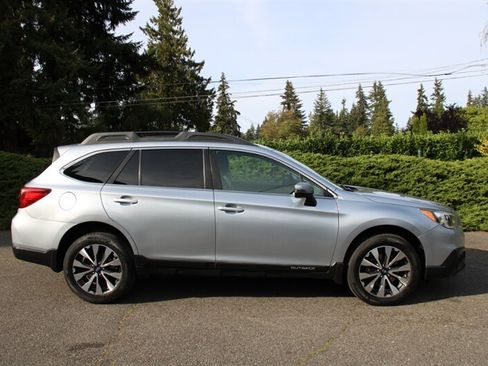 Used 2016 Subaru Outback 3.6R Limited AWD/4WD image 13