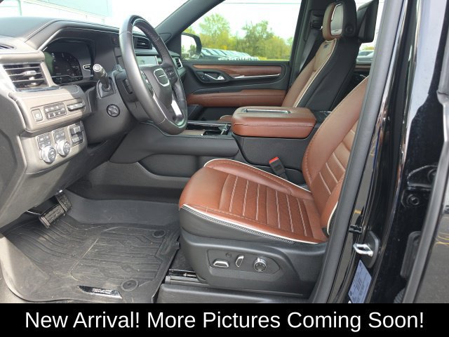 Used 2024 GMC Yukon Denali Ultimate w/ LPO, Floor Liner Package AWD/4WD image 3