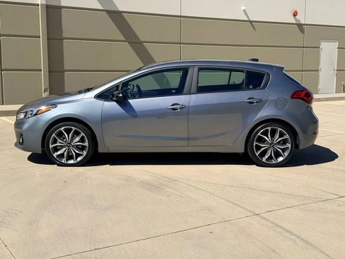 Used 2017 Kia Forte SX FWD image 8
