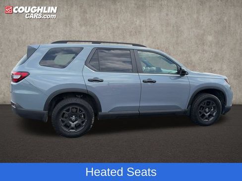 Used 2025 Honda Pilot TrailSport image 11