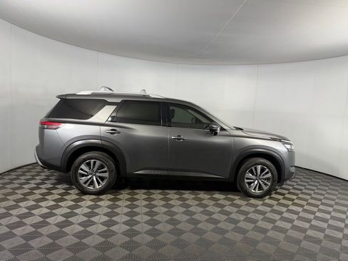 Used 2023 Nissan Pathfinder SL FWD image 3