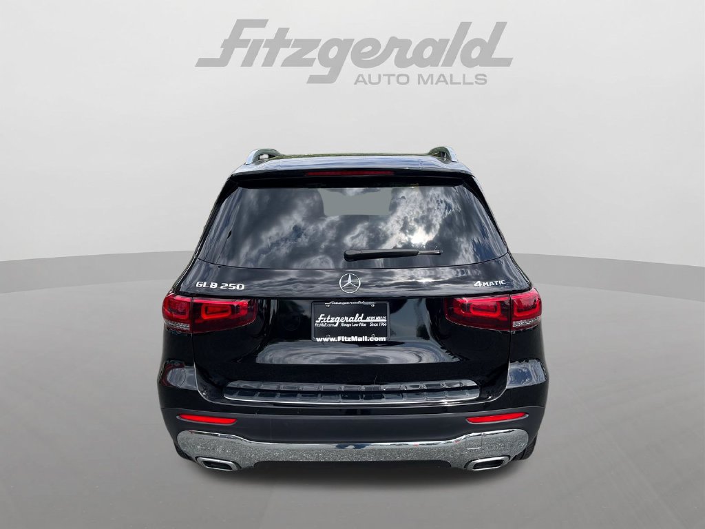 Used 2023 Mercedes-Benz GLB 250 4MATIC image 7