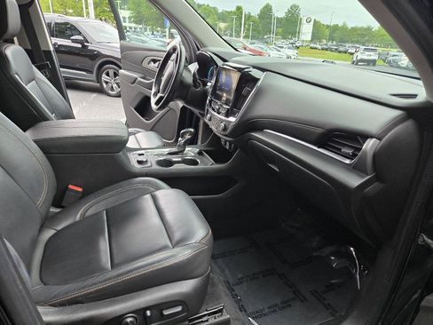 Used 2021 Chevrolet Traverse LT AWD/4WD image 16